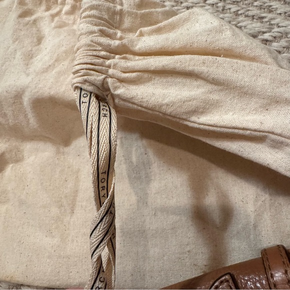 Tory Burch Brown Leather All T Crossbody Bag - Picture 10 of 11